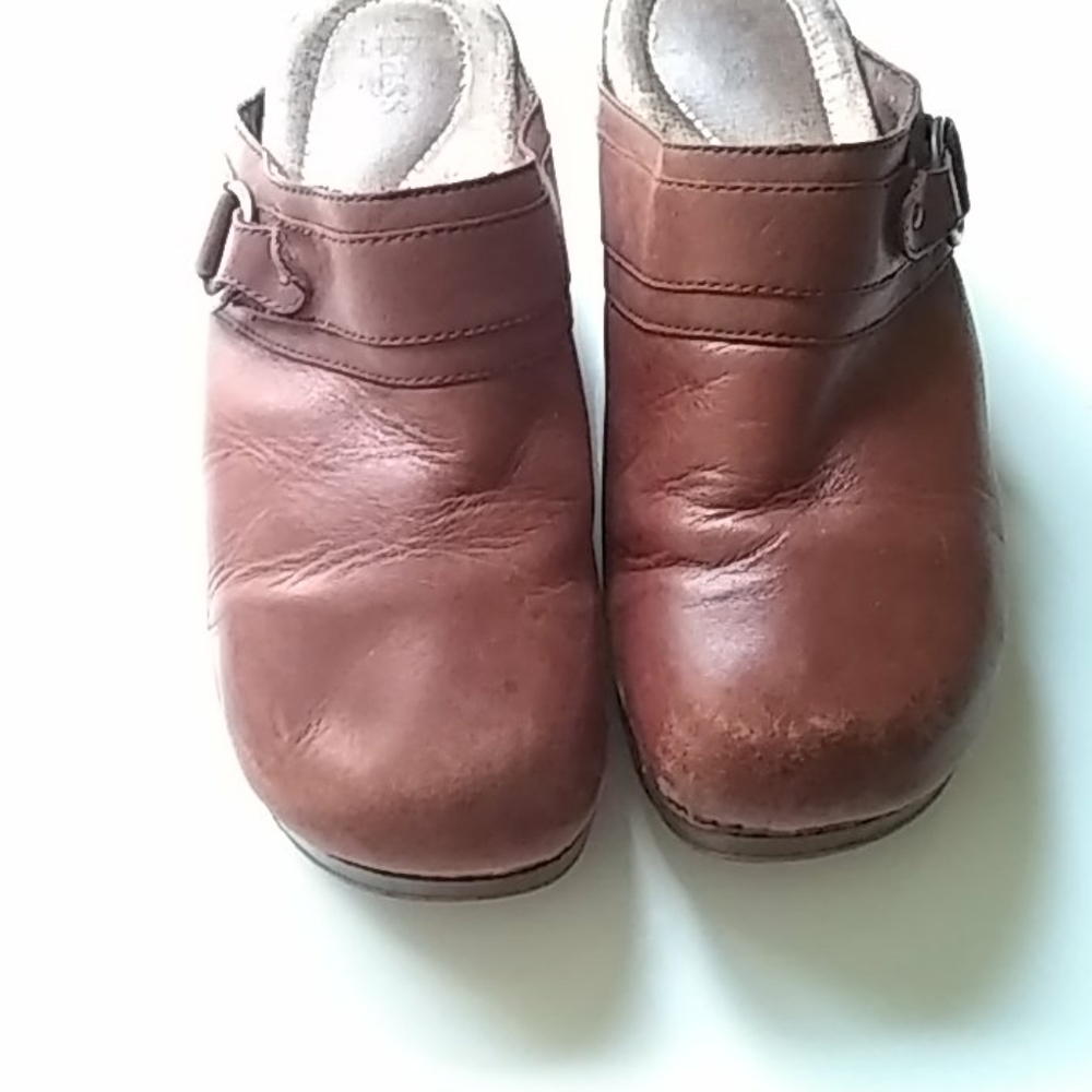 Clogs